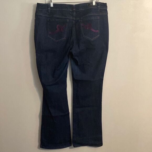 Rocawear 5 pocket Boot cut jeans., size 18 - Picture 2 of 3